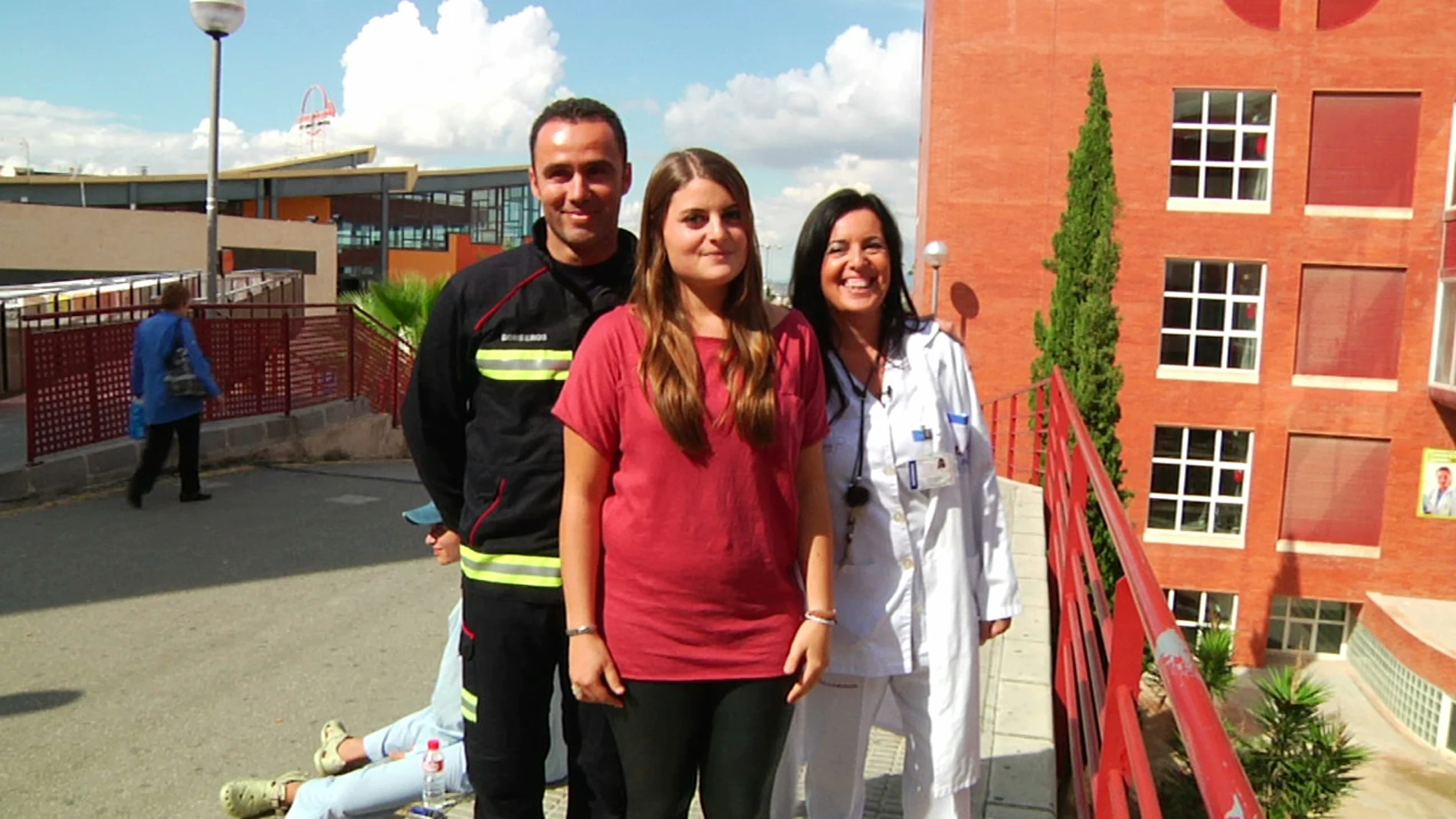Los López, bombero y enfermera