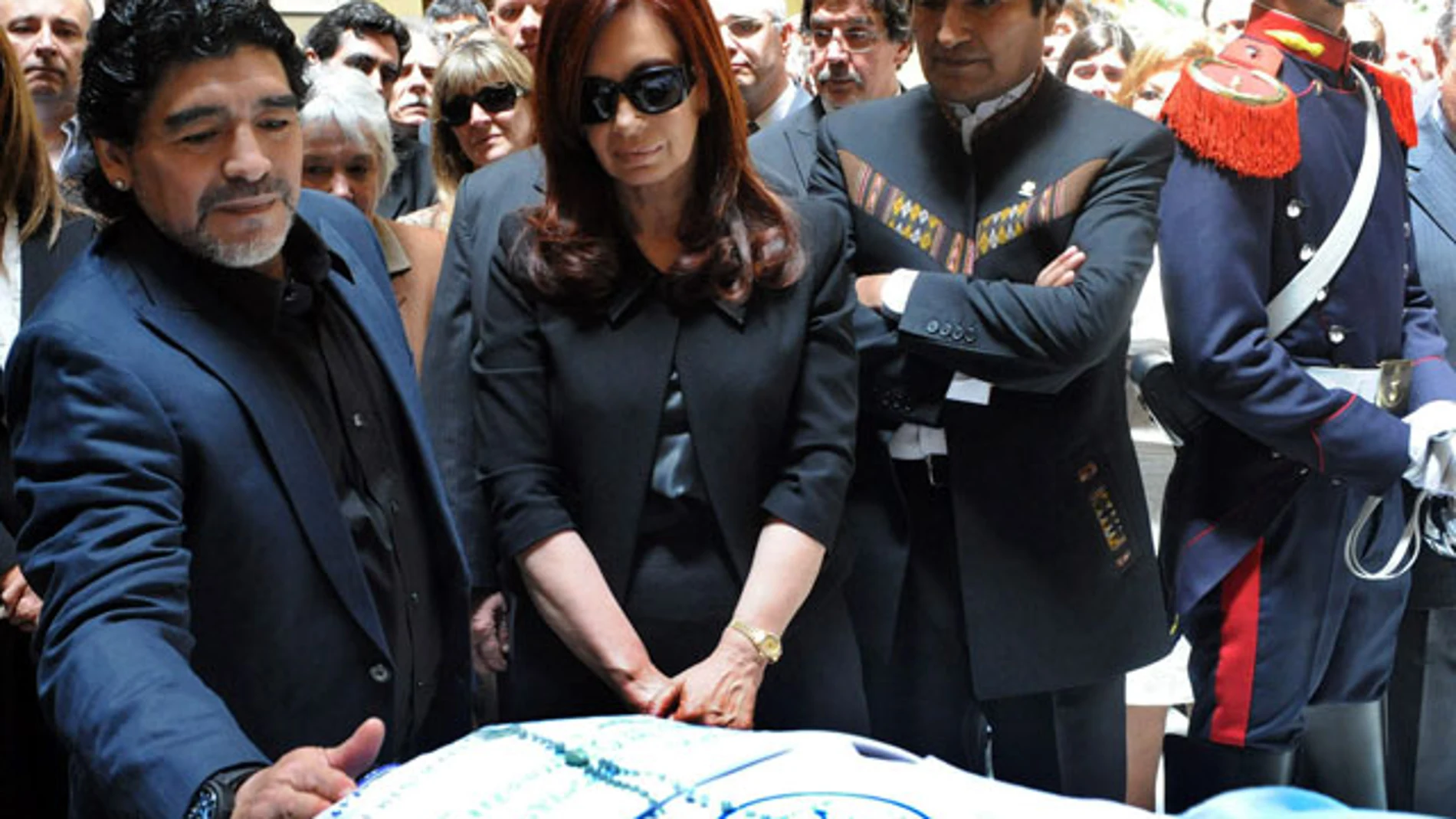 Cristina Fernández junto a Maradona y Evo Morales Cristina Fernández junto a Maradona y Evo Morales
