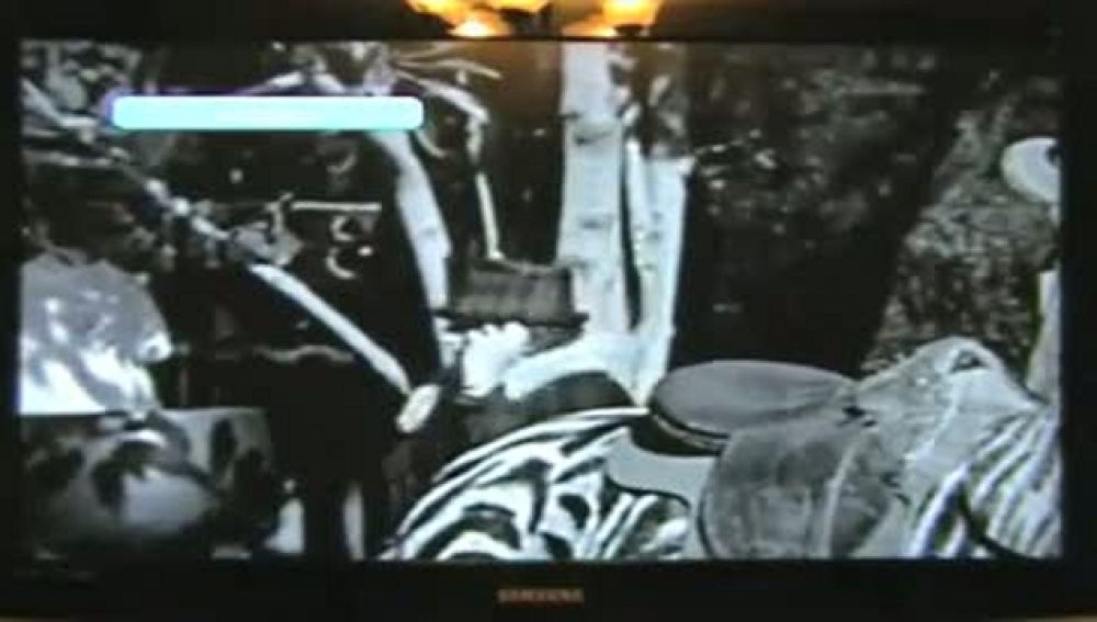 Hablando por el móvil en una película de Chaplin