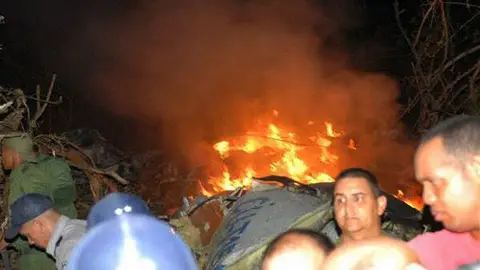 Un avión se estrella en Cuba con 68 pasajeros Un avión se estrella en Cuba con 68 pasajeros