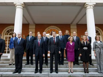 Foto de familia de los nuevos ministros Foto de familia de los nuevos ministros