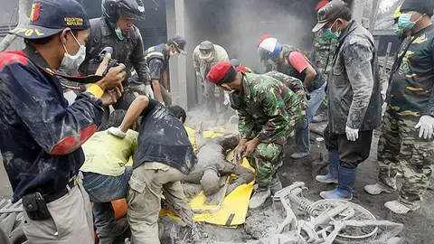 Medio centenar de muertos por el Merapi Medio centenar de muertos por el Merapi