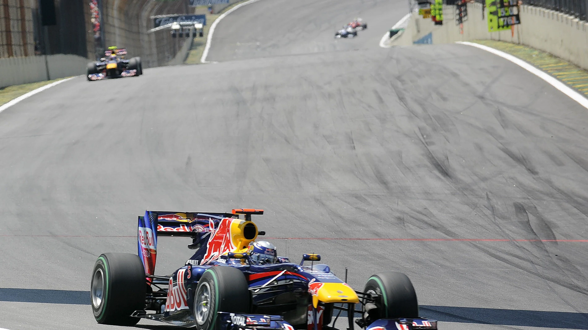 Vettel y Webber en el circuito de Interlagos