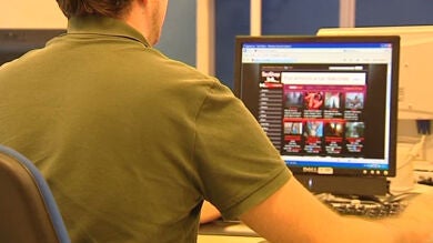 Detenido en Zaragoza un 'ciberdepredador sexual' que engañó a más de 100 niñas por internet