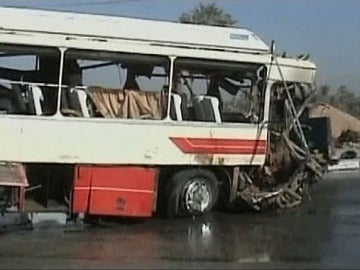 Estado del autobús tras la explosión