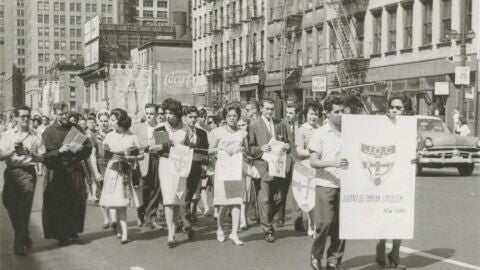 la Juventud Obrera Cat&oacute;lica durante una manifestaci&oacute;n en las calles de Little Spain