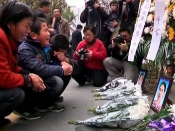Homenaje a las víctimas de Shangai