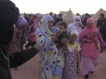 Marruecos niega que murieran 36 personas en el asalto al campamento de El Aaiún. El gobernador asegura que la policía no usó armas de fuego Marruecos niega que murieran 36 personas en el asalto al campamento de El Aaiún. El gobernador asegura que la policía no usó armas de fuego