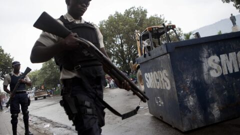 Dos polic&iacute;as en Puerto Pr&iacute;ncipe
