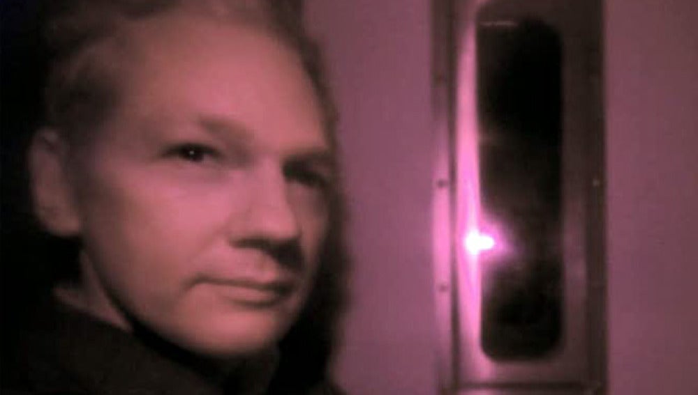 El director de Wikileaks durante su detención