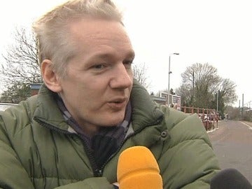 Julian Assange habla para Antena 3