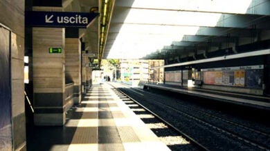 Detectado un artefacto explosivo en un vagón del metro de Roma