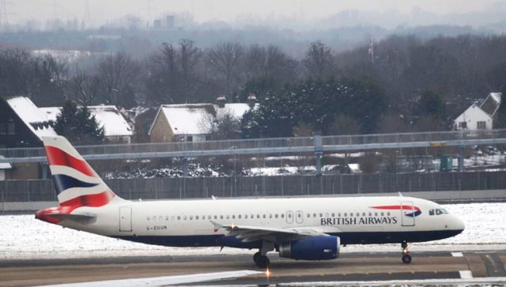 Persisten las cancelaciones en los aeropuertos europeos más importantes