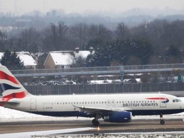 Persisten las cancelaciones en los aeropuertos europeos más importantes