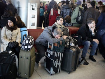 Largas esperas en los aeropuertos europeos