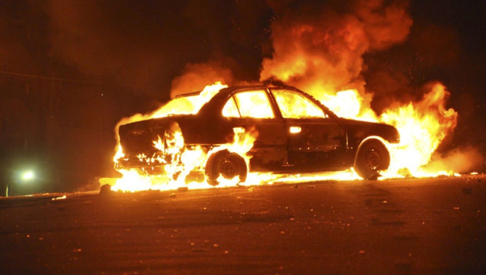 Coche en llamas (1-1-2011)