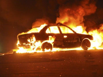 Coche en llamas (1-1-2011)