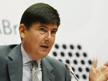 Manuel Pimentel mediará en el conflicto de los controladores Manuel Pimentel mediará en el conflicto de los controladores