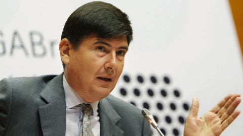 Manuel Pimentel mediar&aacute; en el conflicto de los controladores
