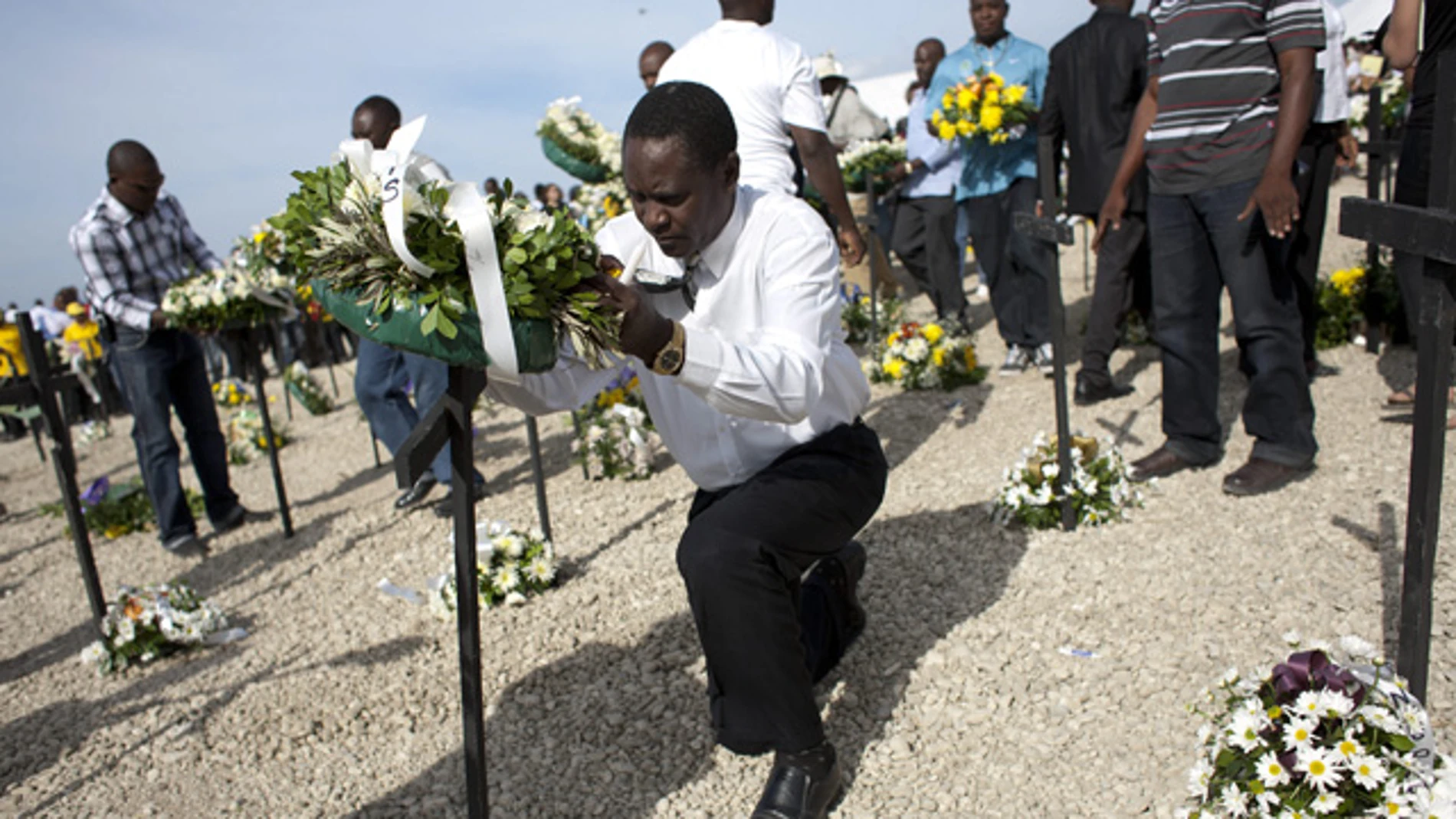 Homenaje a las víctimas del terremoto de Haití