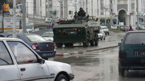 Disturbios pese al toque de queda en T&uacute;nez