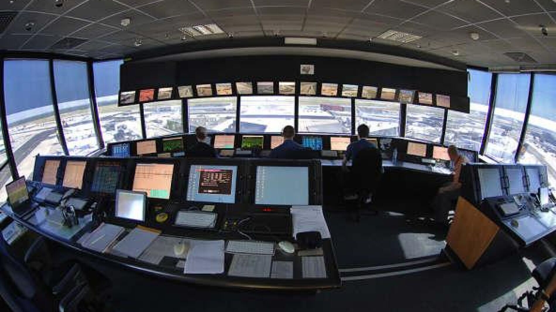 Controladores a&eacute;reos