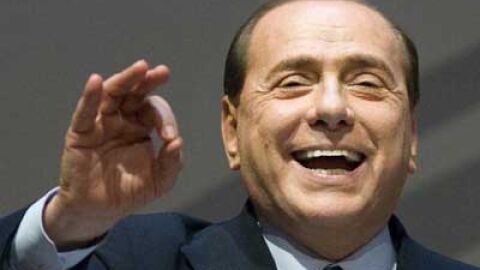 Berlusconi se defiende confesando que mantiene una relaci&oacute;n estable 
