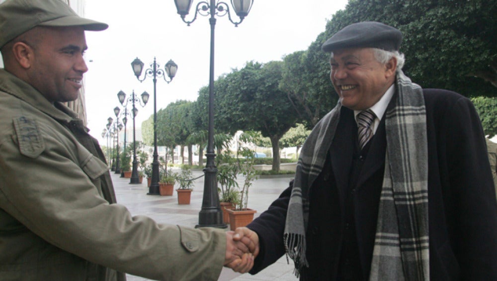  Ahmed Brahim, secretario general del movimiento Etajdid, a su llegada a un encuentro con Mohamed Ghanouchi