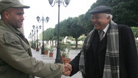  Ahmed Brahim, secretario general del movimiento Etajdid, a su llegada a un encuentro con Mohamed Ghanouchi