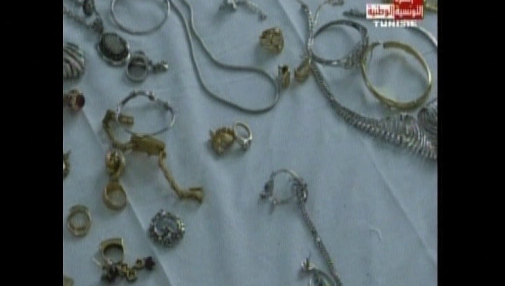 La Televisión de Túnez muestra las joyas incautadas al expresidente