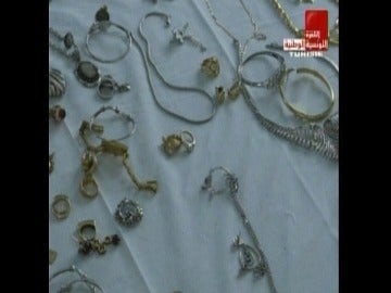 La Televisión de Túnez muestra las joyas incautadas al expresidente