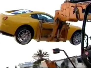 Coches de lujo en la mansión del ex presidente Coches de lujo en la mansión del ex presidente