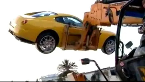 Coches de lujo en la mansión del ex presidente Coches de lujo en la mansión del ex presidente