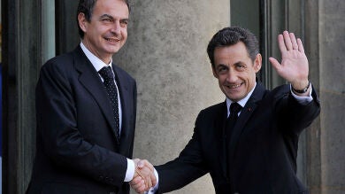 Zapatero y Sarkozy se citan en París para abordar las reformas ante la crisis