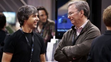 Larry Page con Eric Schmidt, cofundadores de Google