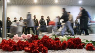 Muertos y heridos se confundían en los pasillos del aeropuerto