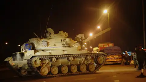 El ejército se dispone por El Cairo para evitar el pillaje El ejército se dispone por El Cairo para evitar el pillaje