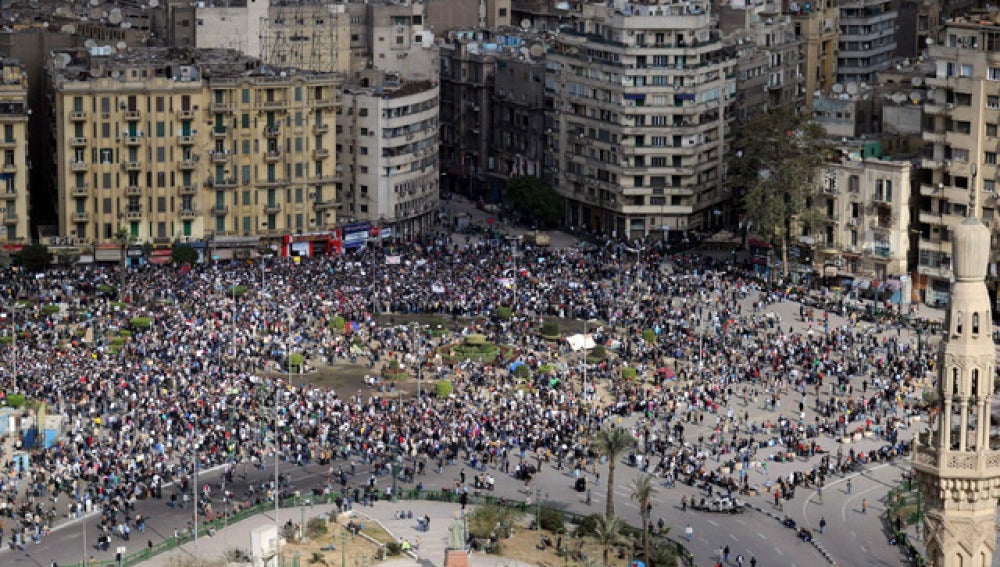 Los egipcios se lanzan a las calles