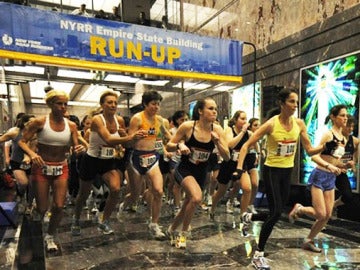 Corredores de todo el mundo participan en la carrera del Empire State