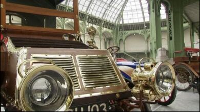 Una exposición de coches antiguos único en París