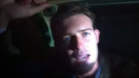 Ángel Carreiro desde el interior de un tanque Ángel Carreiro desde el interior de un tanque