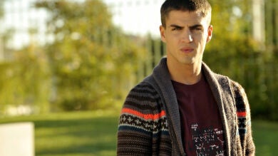 Maxi Iglesias es Ángel