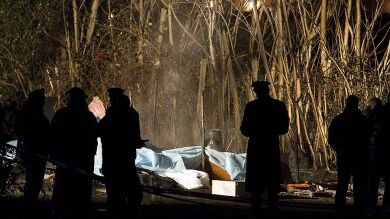 Mueren cuatro niños en un incendio de un campamento gitano en Roma