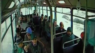Impactantes imágenes desde dentro de un autobús accidentado en Turquia