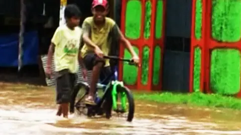 Al menos once muertos en la inundaciones en Sri Lanka Al menos once muertos en la inundaciones en Sri Lanka