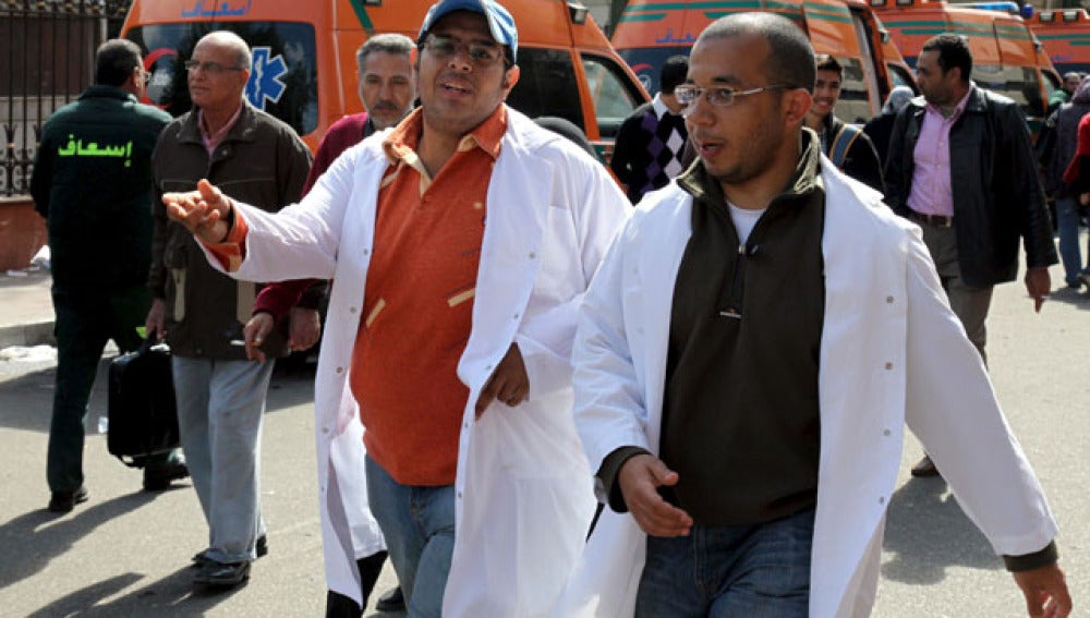 Estudiantes de medicina en las protestas de El Cairo