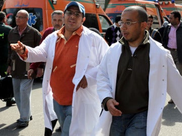 Estudiantes de medicina en las protestas de El Cairo