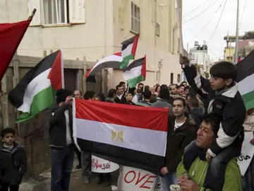 Alegría en Túnez por la caída de Mubarak Alegría en Túnez por la caída de Mubarak