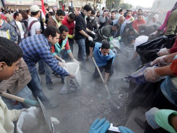 Egipto limpia su pasado (13-2-2011)
