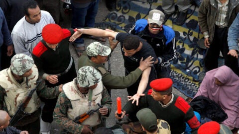 Se niegan a desalojar la plaza Tahrir